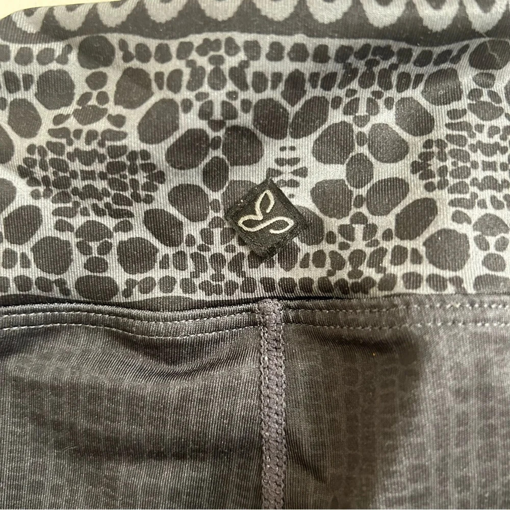 PrAna Women’s Med Black Limbo Printed Roxanne 7/8 Active Legging Geometric - Picture 4 of 10